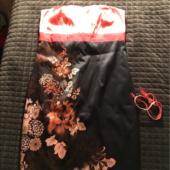 Dress - Picture 2 of 3